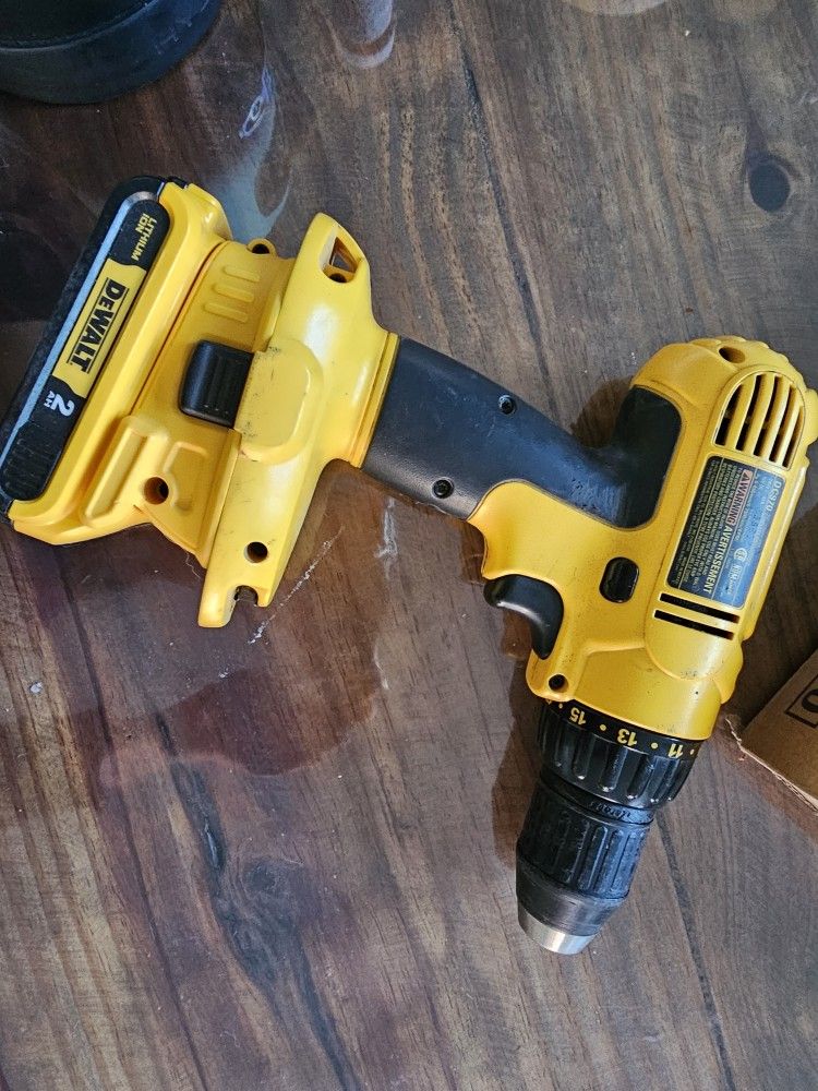 DEWALT Cordless Drill DC970 20V BATTERY