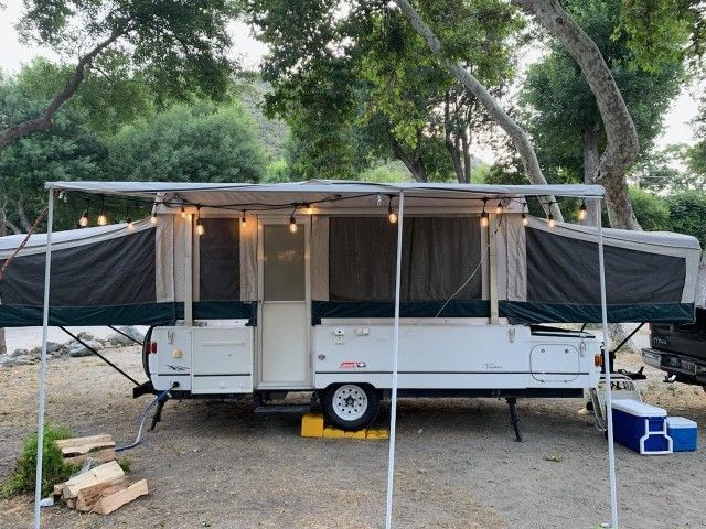 2002 Coleman Fairlake Popup Trailer