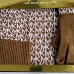 MICHAEL KORS HAT, SCARF AND GLOVES SET NEW IN BOX