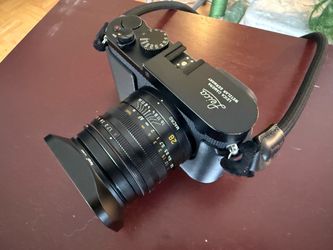 FS - LEICA Q w/ EXTRAS