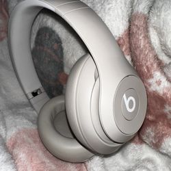 Beats Studio Pro