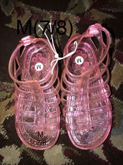 Toddler girls shoes size medium:7/8 brand new with tag