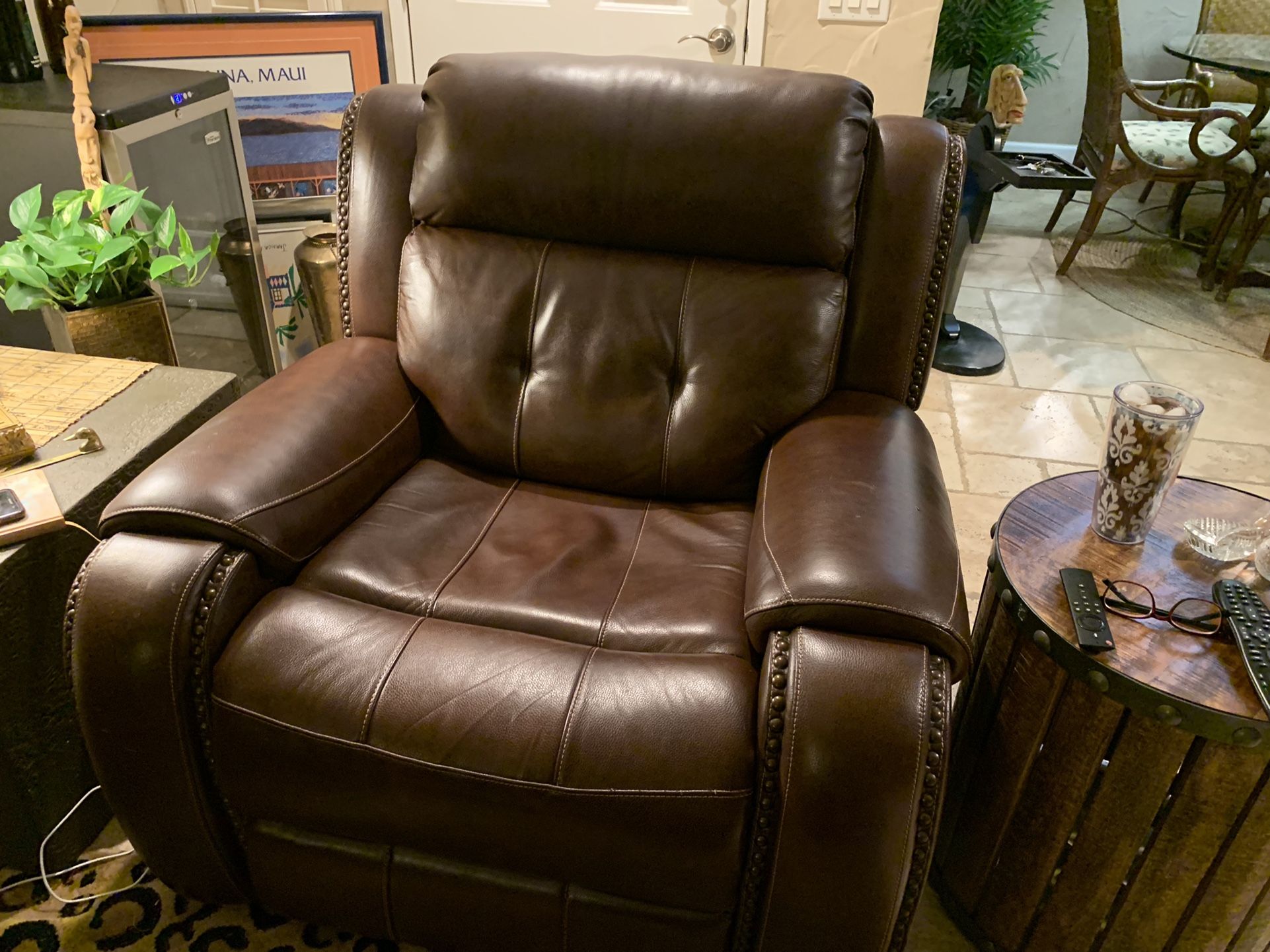 Beautiful Leather Recliners And Recliner Couch for Sale in Palm Desert