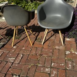 4 Chairs Lightweight Heavy Duty Chairs 