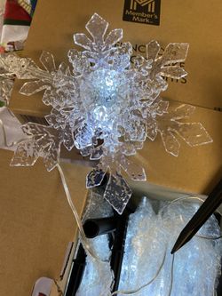 NEW - Member's Mark 10-count LED Snowflake Pathway Lights with 9 functions.  