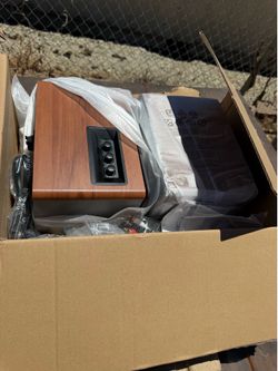 Edifier R1280T Powered Bookshelf Speakers – Wood Grain – Open Box