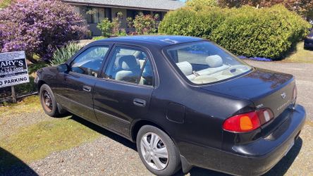 Black Toyota  Corolla ce