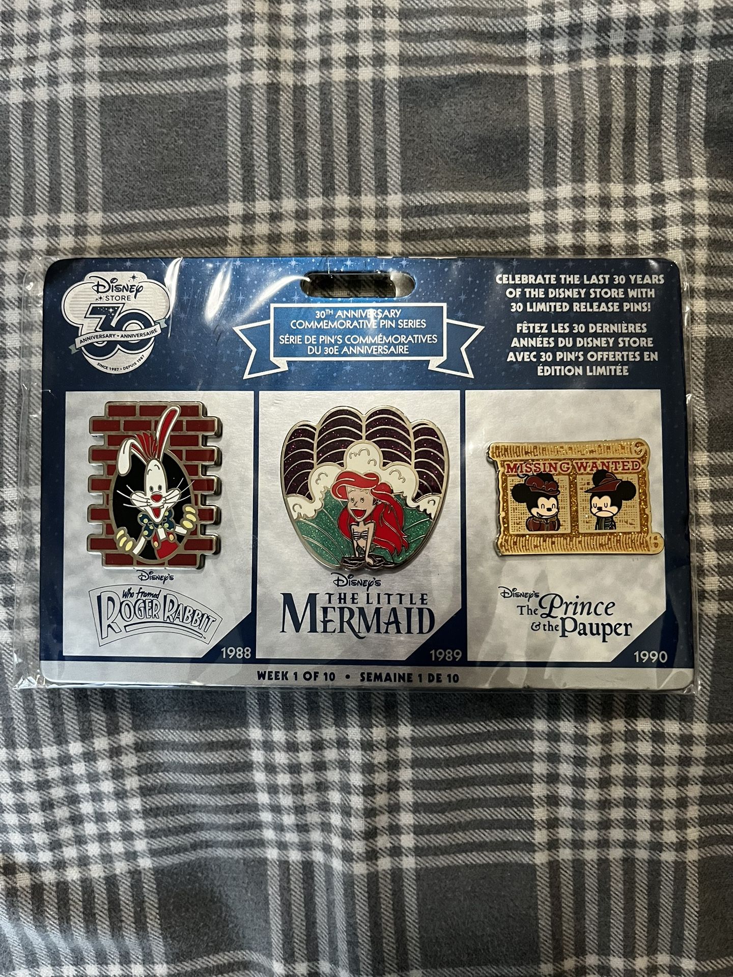 Disney store 30th Anniversary Commemorative Pin Series Week 1 Of 10