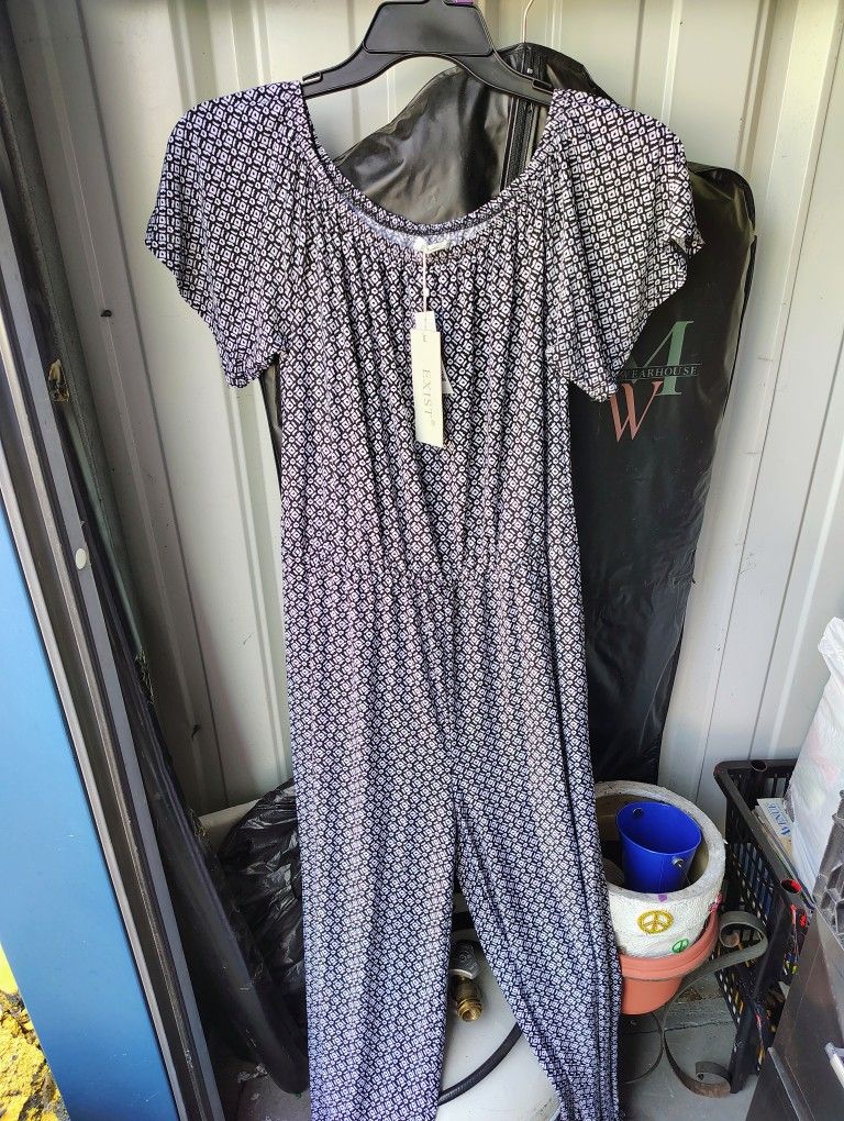 Jumper "Exist" Size M- NEW-