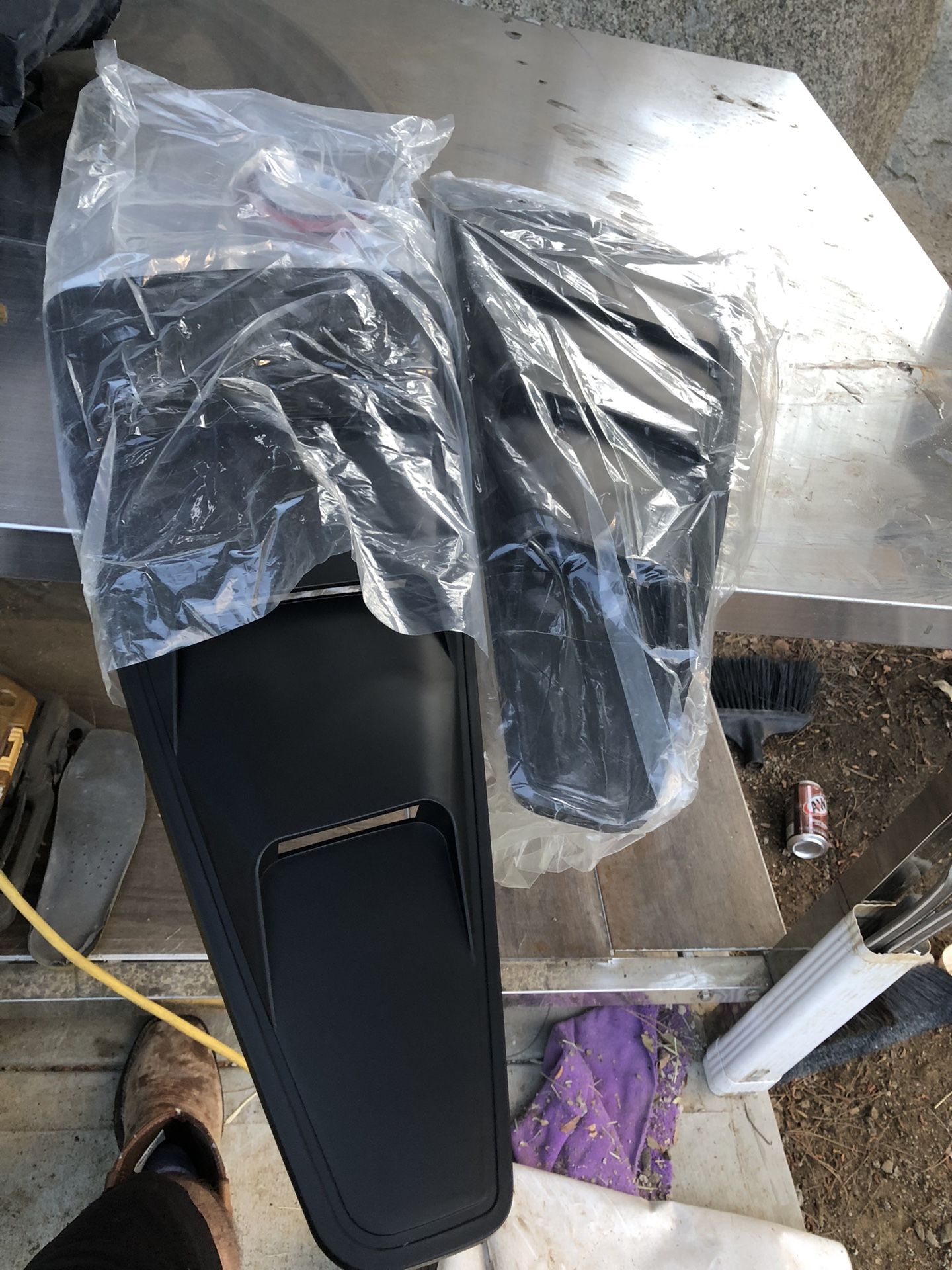 New louvers Small Side Windows 07 Mustang