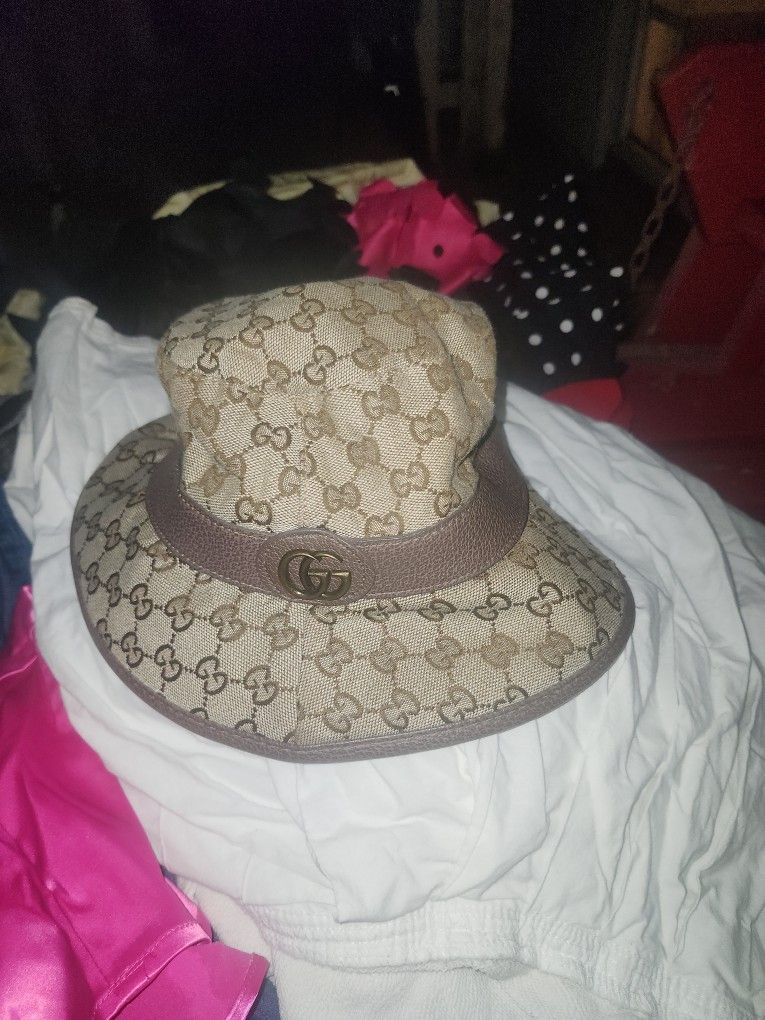 Gucci Hat. Condition Excellent. Basically Brand New.  100$ OBO. 