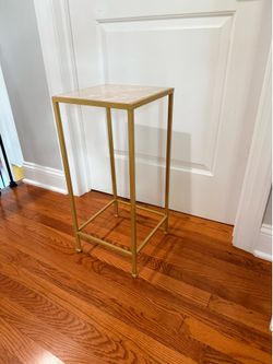 Brushed Gold  Table w/ Marblr giooojjj