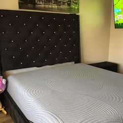 Cal king Bed Frame / Ottoman