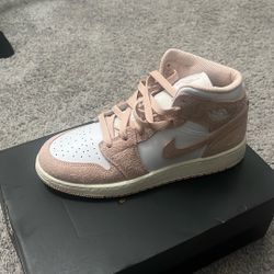 Jordan 1 Mid Size 6.5  GS