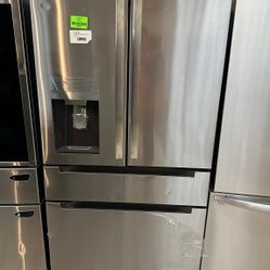 MIDEA MRQ22D7AST 21.6-cu ft Refrigerator 690XR
