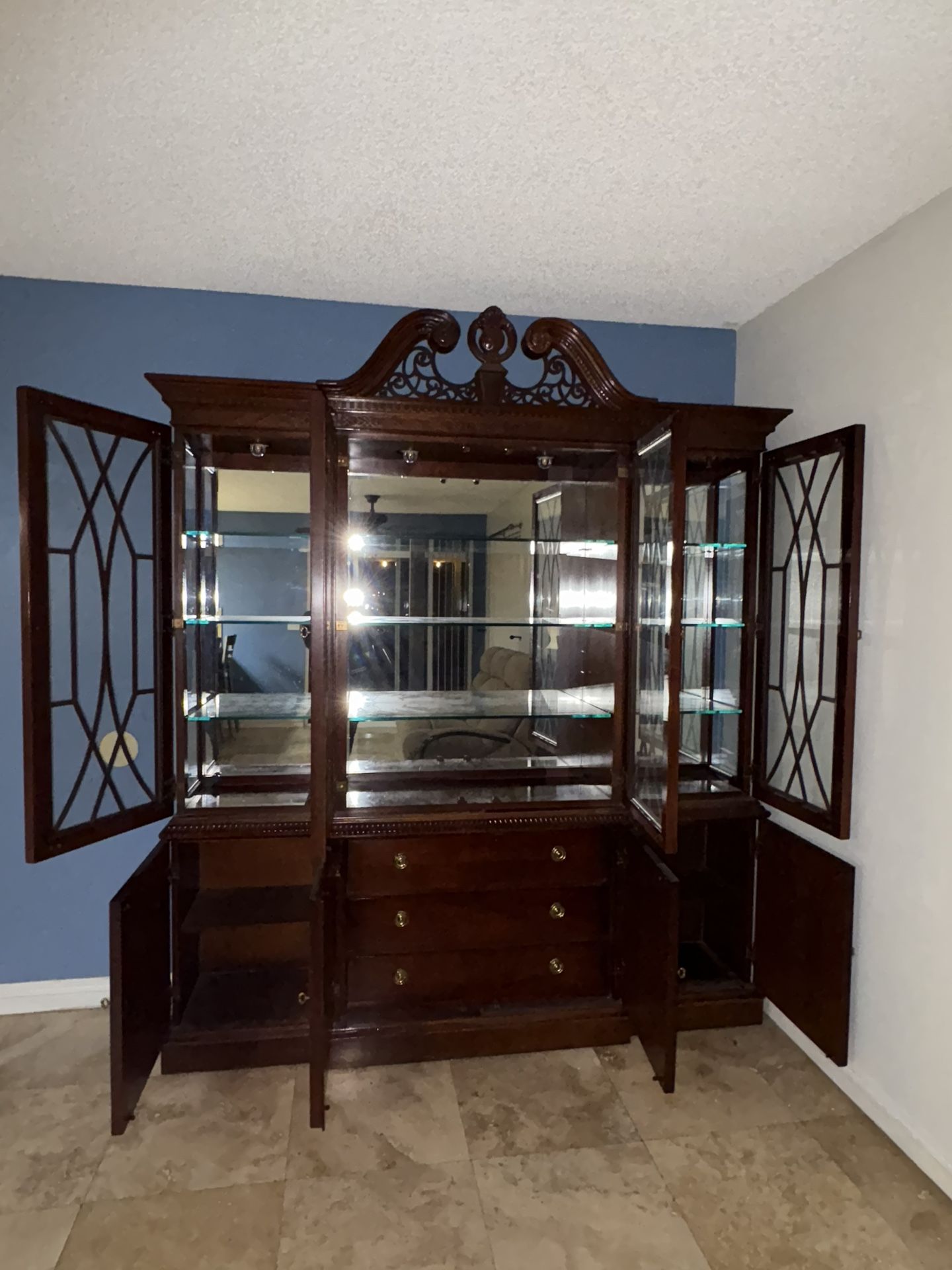 👑 Vintage Bernhardt "Centennial Collection" Four-Door China Cabinet / Hutch - Elegant & Lighted  