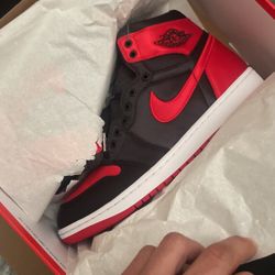 Jordan 1 Satin Breds Size 10.5 Men’s / 12 Womens