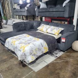SLEEPER SECTIONAL WITH QUEEN PULLOUT BED, MEMORY FOAM, SLATE [NEW]