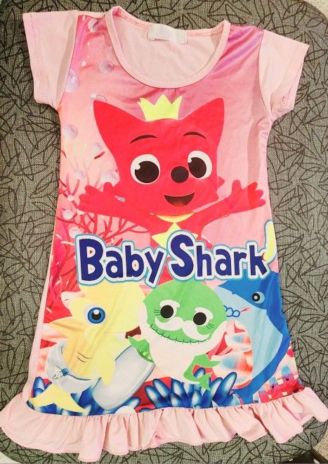 Baby Shark Nightgown Girls Sz 5/6