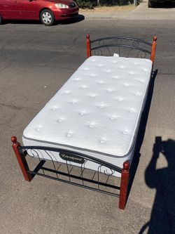 FREE DELIVERY : BeautyRest Twin Bed