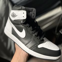Jordan 1 Black White