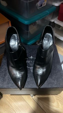 Prada size371/2