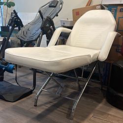 Foldable Salon Bed (Facial, Eyebrow, Etc)