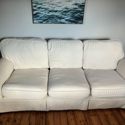 Bob’s Furniture 80” Sleeper Sofa (Full Sized Mattress)