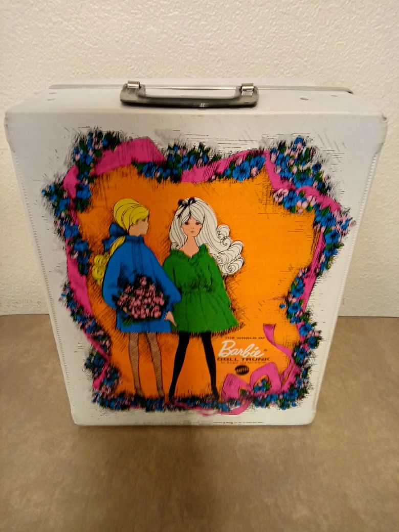 Vintage 1968 World Of Barbie Doll Trunck