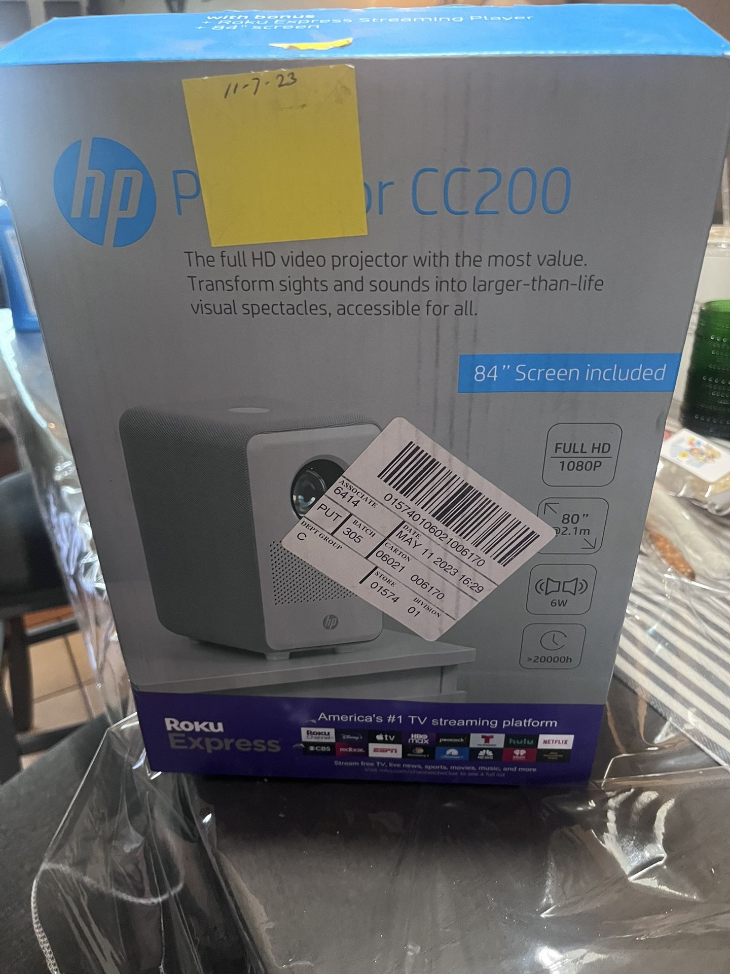 Roko Projector With Screen