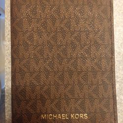 Michael Kors Wallet ! 