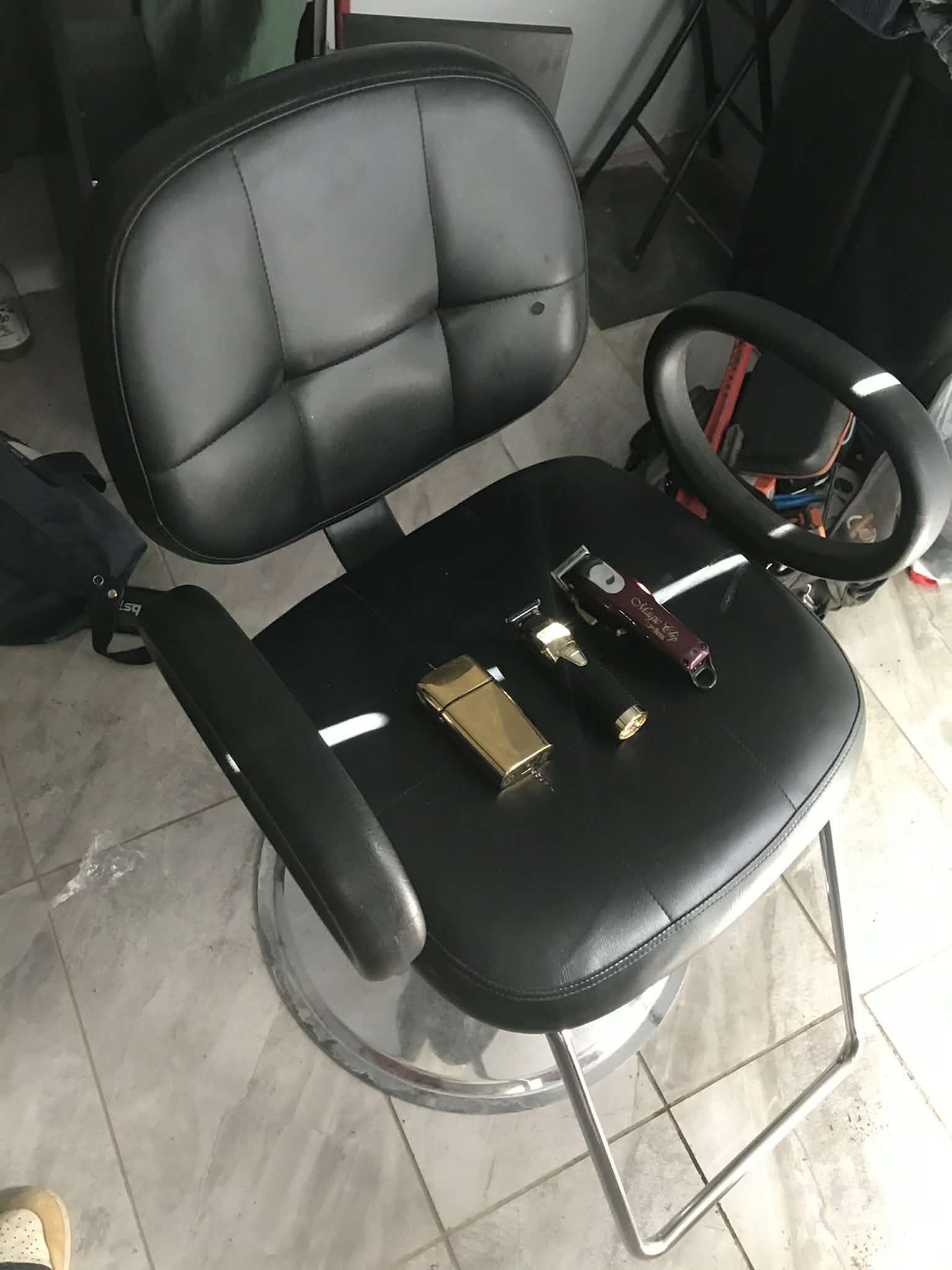 barber Clipper, trimmers, shavers set up