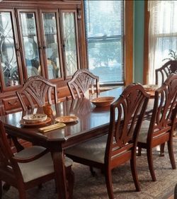 Dining room table