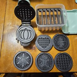 Dash Multi-Plate Mini Waffle Maker with Removable Plates and Storage Case