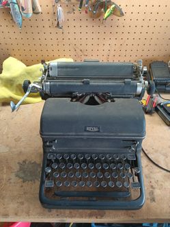 Typewriter Royal