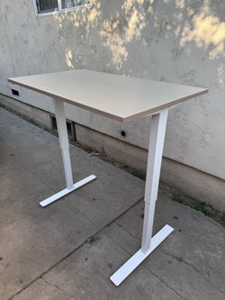 Rising Table Desk