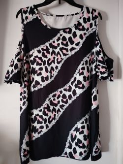 Women's Plus Size Cold Shoulder Blouse