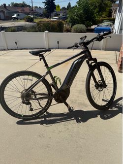 Giant Explore Hybrid E+3 Electric bike - Medium
