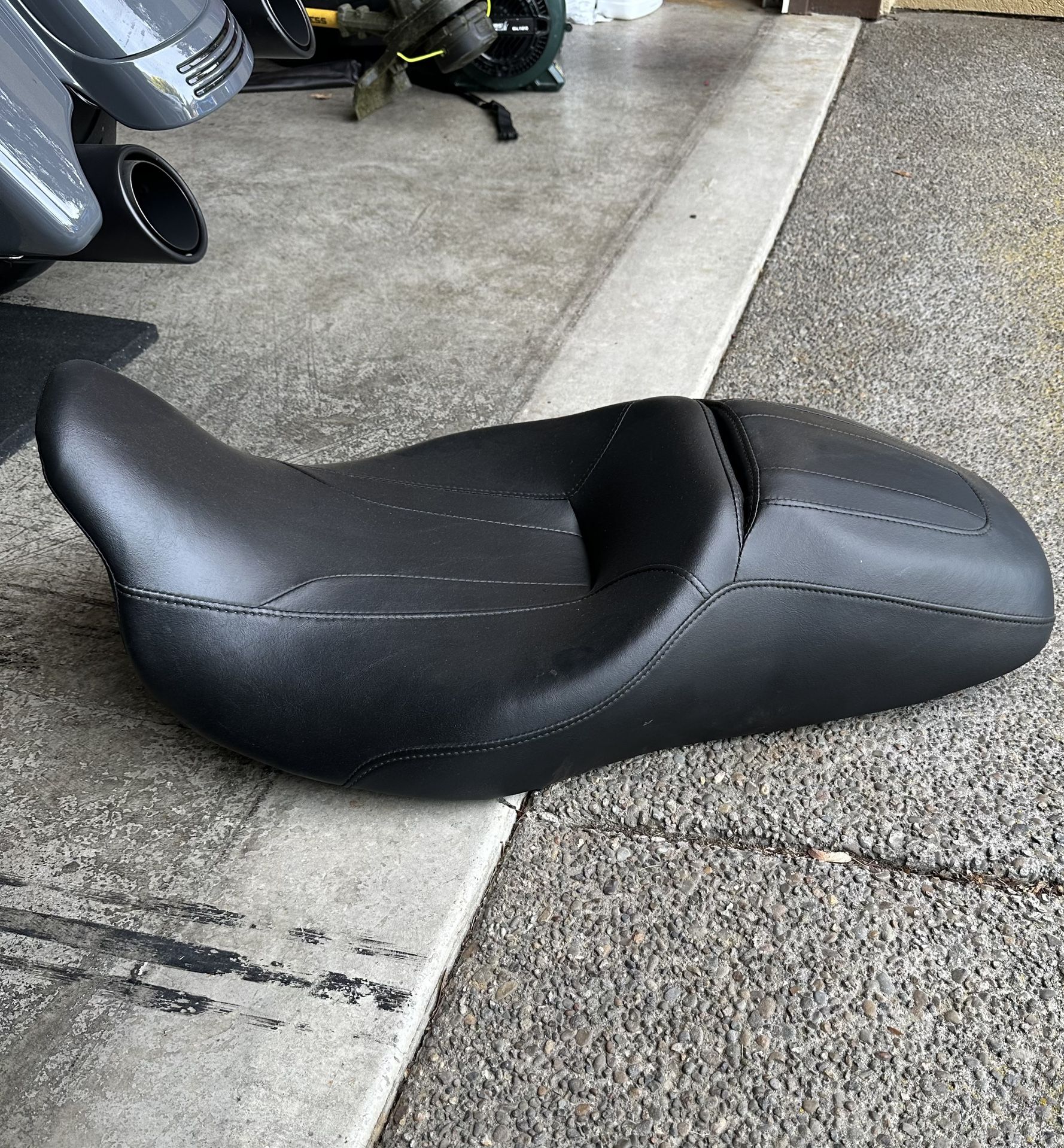 Harley Road Glide Seat