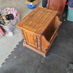 Magazine End Table 