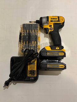 DeWalt 20V MAX Impact Driver with Bit Set (BEST OFFER)