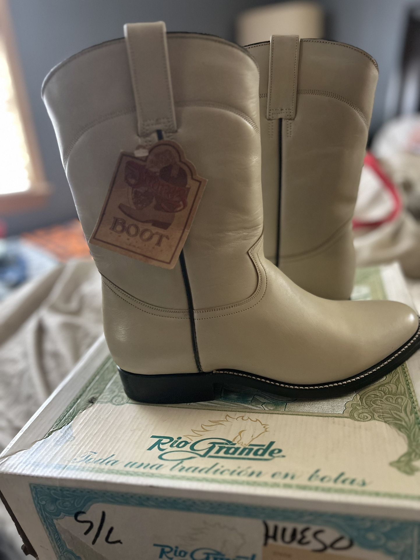 Cowgirl Boots Made In Mexico Brand New Size I Believe 7 1/2