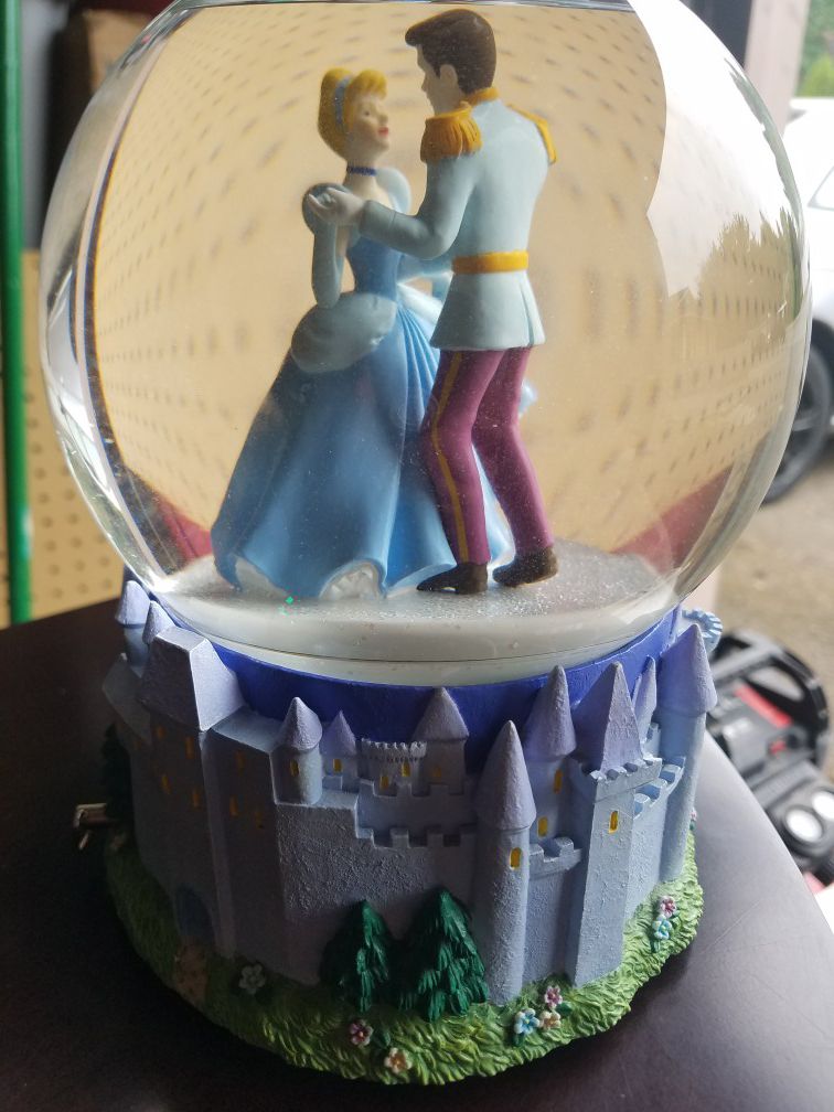 Disney Cinderella Musical snow globe