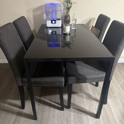4 Chair Dinning Table Set 