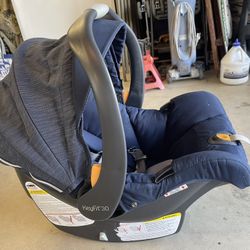 Chicco Infant car Seat + 3 Bases