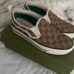 Gucci Shoes 