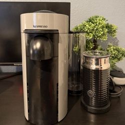 Nespresso ® by De'Longhi ® Grey VertuoPlus Coffee and Espresso Machine with Aeroccino Frother