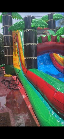 Large Inflatable Bounce House Water Slide with various party machine supplies