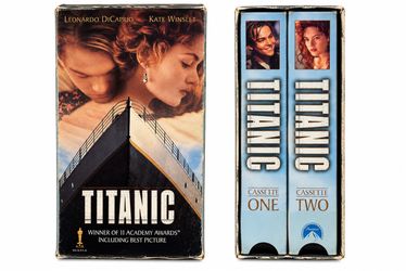 Titanic (1997) VHS 2-Tape Set – Leonardo DiCaprio & Kate Winslet