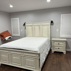 Queen Bedroom Set